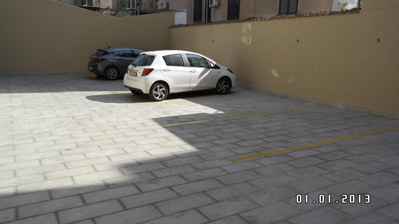 Balsamotto - Appartamento E Parcheggio 巴勒莫 外观 照片